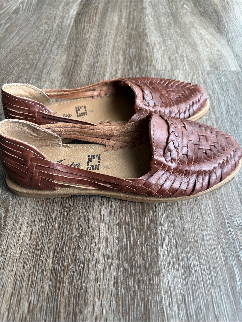 💥Brown Huarache Leather Slip-On Flats💥 - Picture 4 of 9